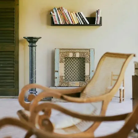 Moodwest Cottage, At 15 Minutes דירה